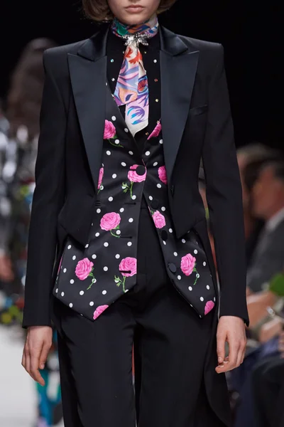 Look 74